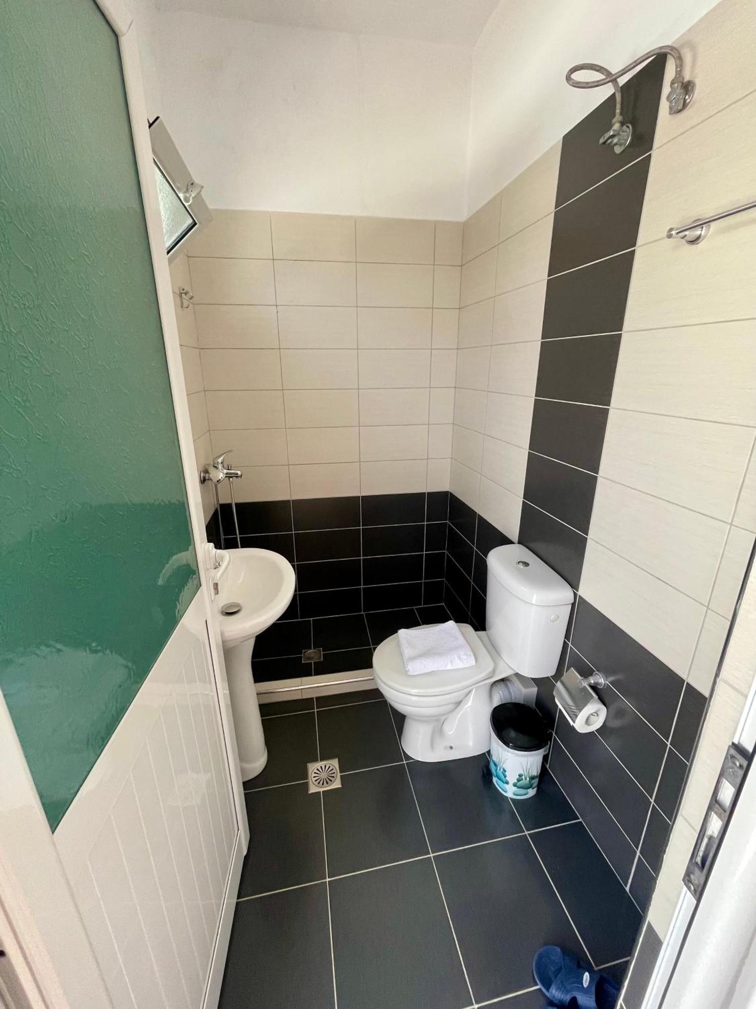 Keivi Guesthouse Саранда Екстер'єр фото
